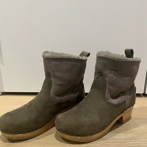 No. 6 Pull on Shearling Clogs in size 39 (best for 7.5-8)